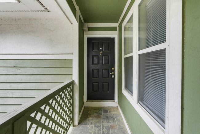 Photo - 6716 Willowbrook Dr Unit Apt 7