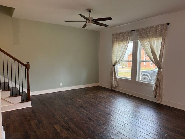 Photo - Beautiful Two-Story House in Woodbine - Fenced in Backyard