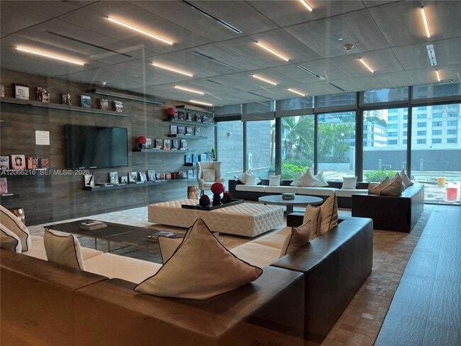 Photo - 1080 Brickell Ave Unidad 2805