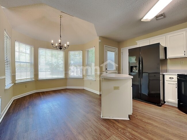 Photo - 5802 Eagleston Dr