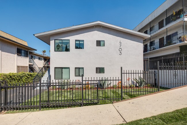 Photo - 4703 St Charles Pl Unidad 3