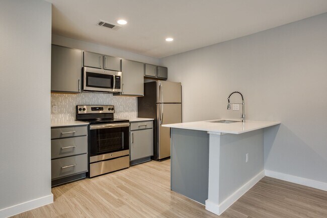 Building Photo - 1599 Washer and Dryer Included Unit 113