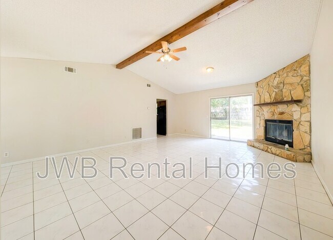 Photo - 6073 Cranberry Ln E
