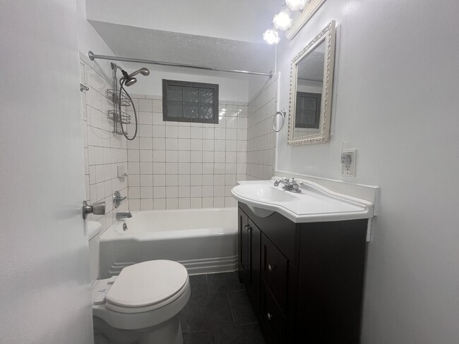 Photo - 3403 Lowden St