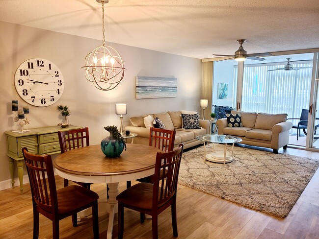 Building Photo - 4530 Pinebrook Cir Unit #102 Rental