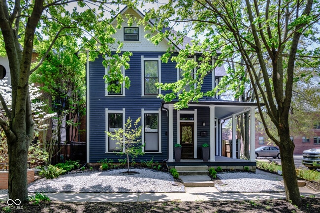 Photo - 219 E 11th St