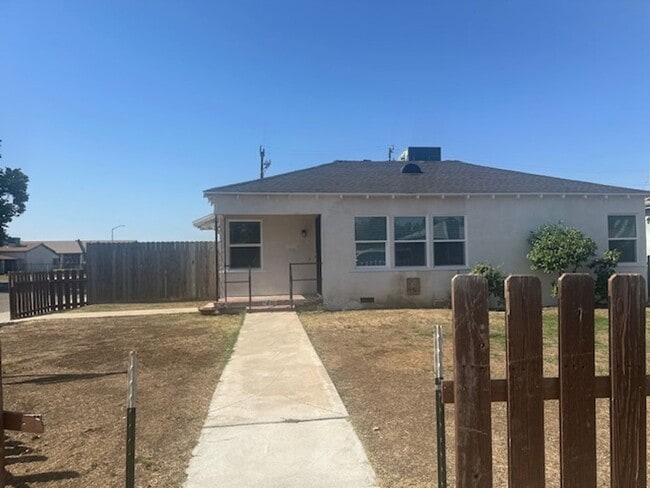 Building Photo - 501 Linda Vista Dr Rental