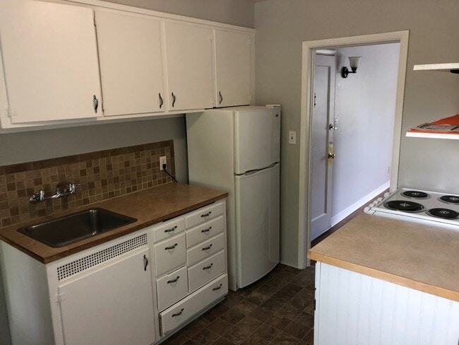 Photo - Charming Studio Apartment Near Downtown Spokane Unit C