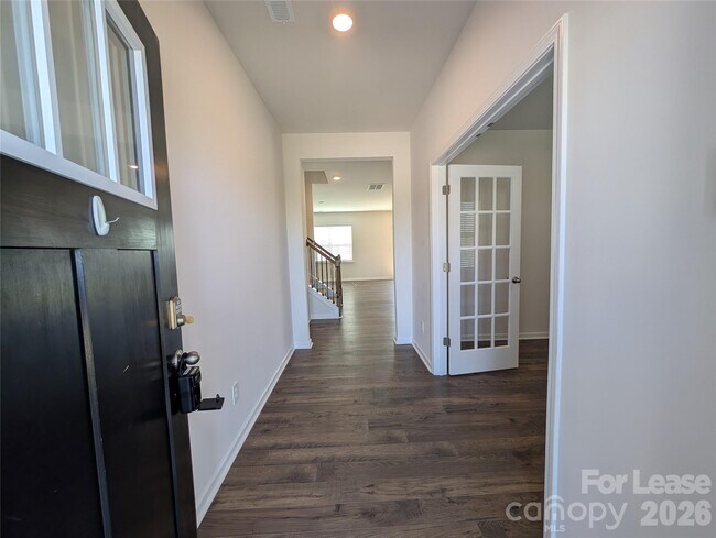 Photo - 2167 Vanderlyn St