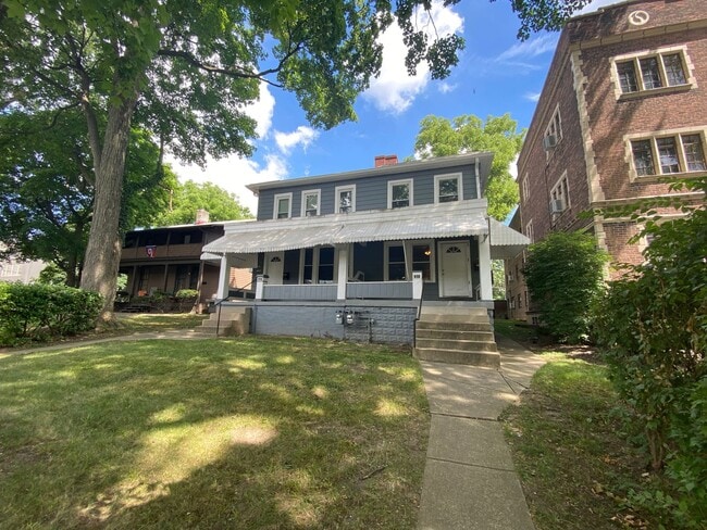E Norwich Ave 52-54 NCR - E Norwich Ave 52-54 NCR Apartamento Unidad 52