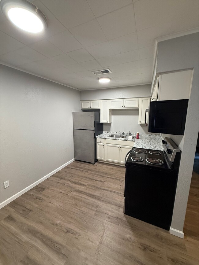 Photo - 120 Charles Barker Ave