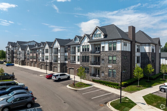 Legacy Rochester Hills Apartments - Legacy Rochester Hills Apartments