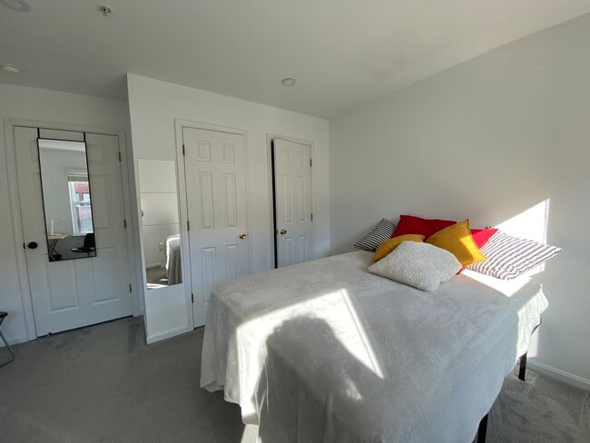 Photo - 1327 Belmont St NW Unit Rm# 1