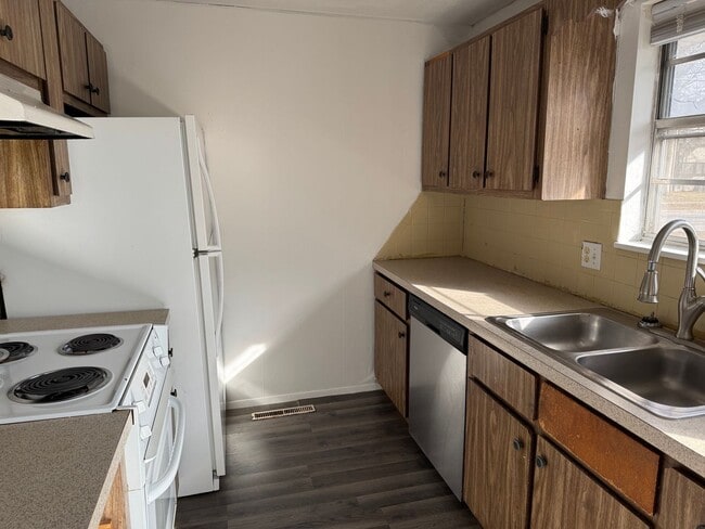 Photo - 2 Bedroom | 1.5 Bath | Located in Springfield!