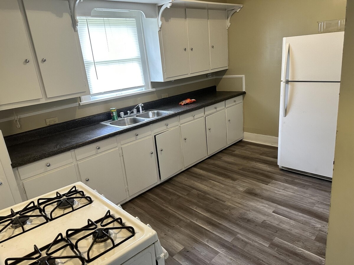 Photo - 210 Cherry St