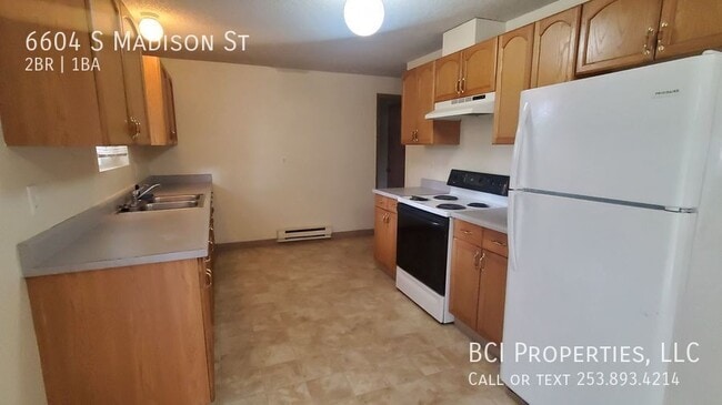 Photo - 6604 S Madison St