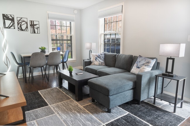 Photo - 202 S Washington St