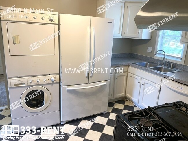 Photo - 6300 N Main St