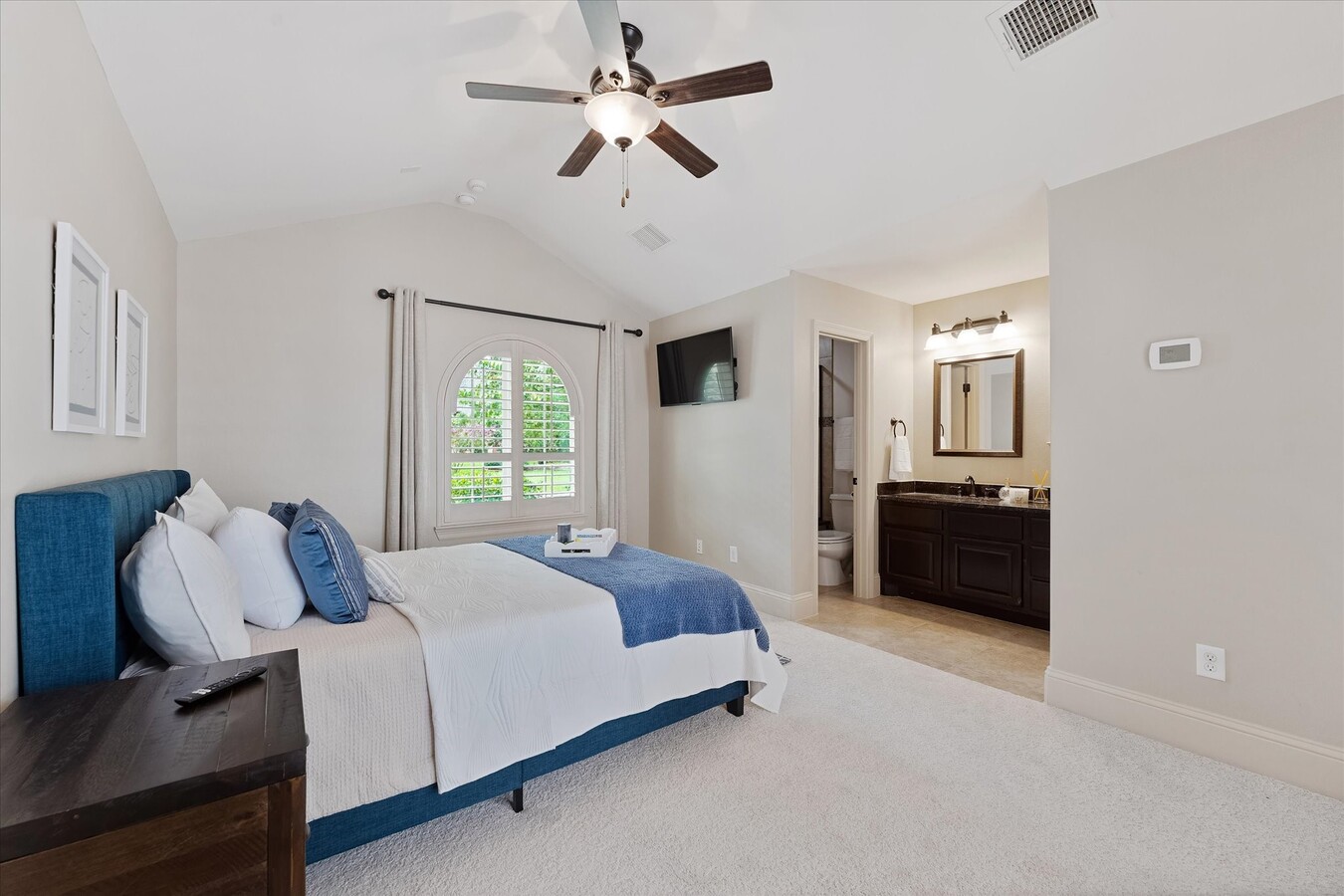 Photo - 19 Paloma Bend Pl