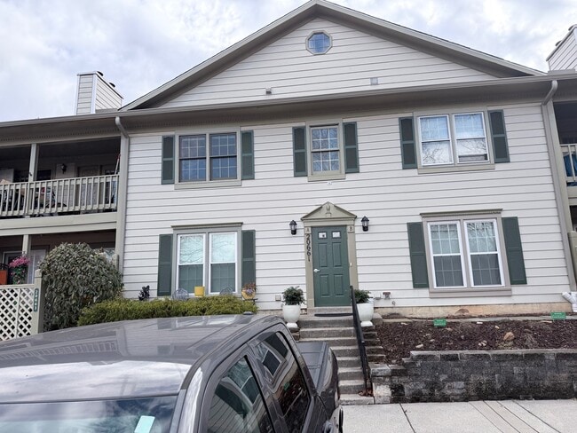 Building Photo - 20661 Shadyside Way Unit A