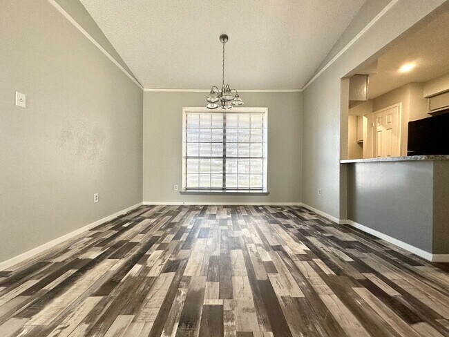 Updated 4 Bedroom Home w/ Gorgeous Floors