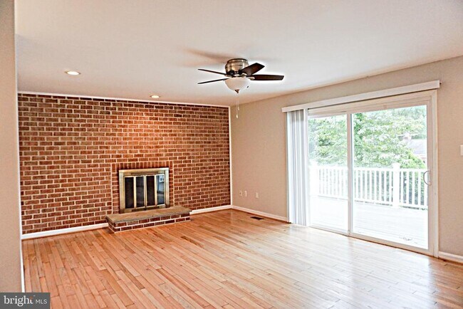 Photo - 6770 Surreywood Ln