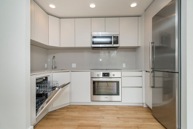 Photo - 330 Harvard St