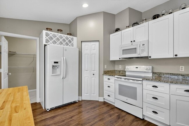 Photo - 151 Monterey Way