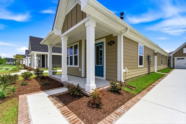 Photo - 2748 Rowyn St