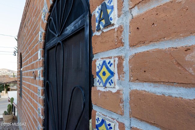 Photo - 565 N Macnab Dr