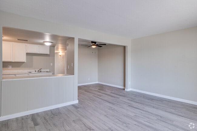 2HAB, 2BA - 850&nbsp;ft² - Avante Pointe