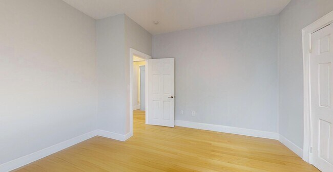 Photo - 166 Boylston St