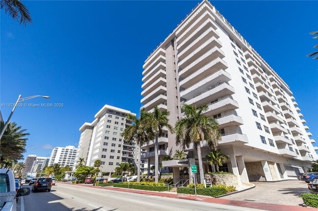 Building Photo - 9225 Collins Ave Rental
