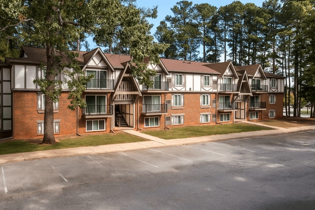 Laurel Woods Apartments