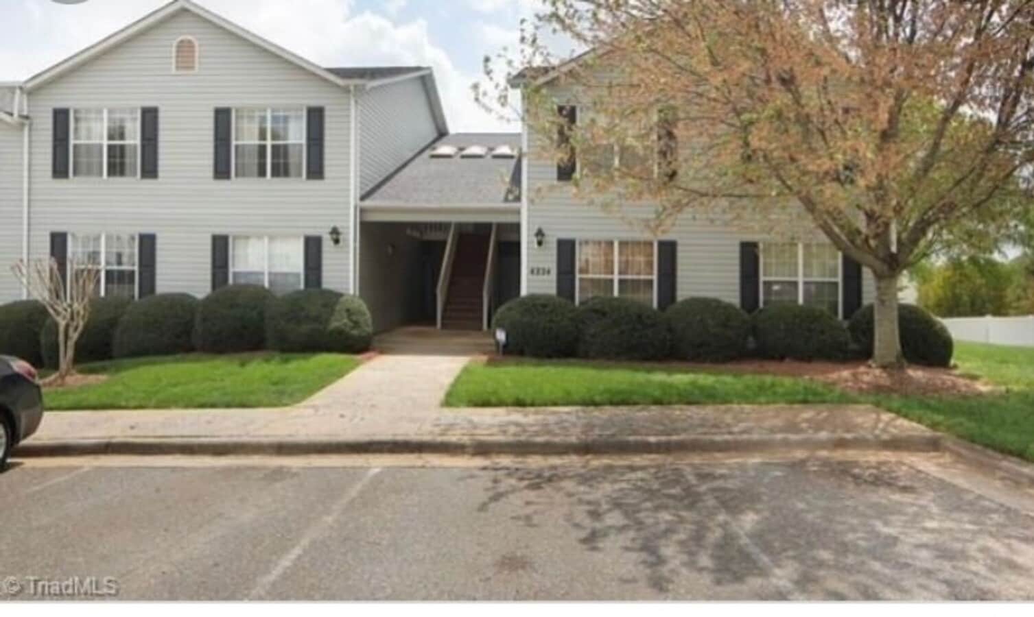TOTALLY RENOVATED 2 BEDROOM - TOTALLY RENOVATED 2 BEDROOM