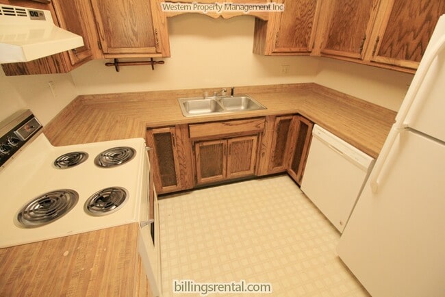 Kitchen - 1217 Yellowstone Ave Unit #C