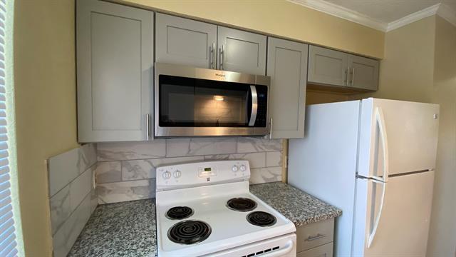 2750 Parkchester Dr