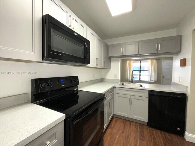 Photo - 10043 Winding Lake Rd Unit 201