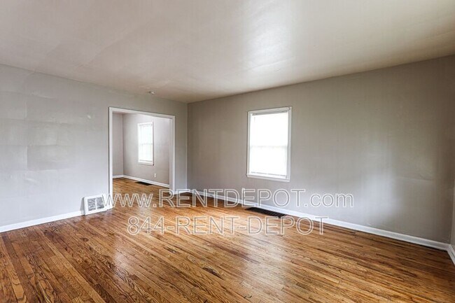 Photo - 1207-1209 Roosevelt Blvd