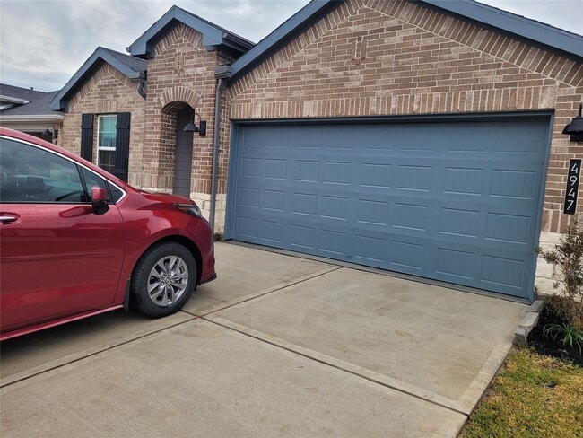 Photo - 4947 Oakwood Dr