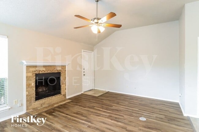 1129 Rosewood Ln
