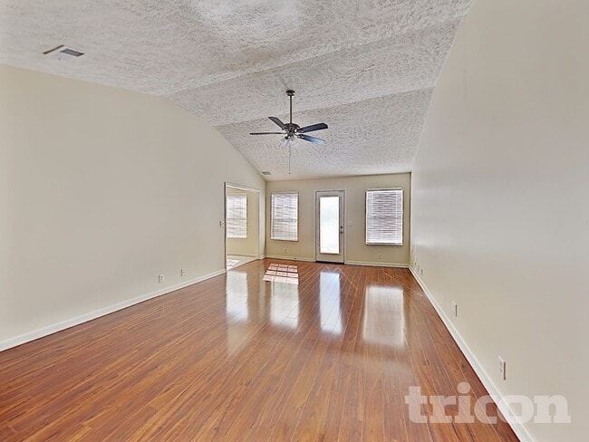 Photo - 3013 Weybridge Dr