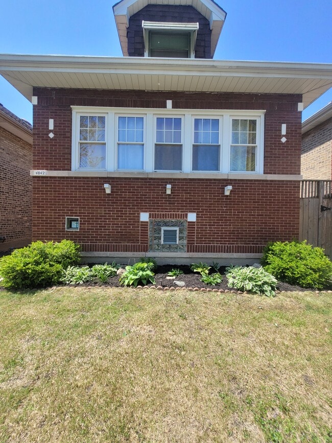 Photo - 4842 N Melvina Ave