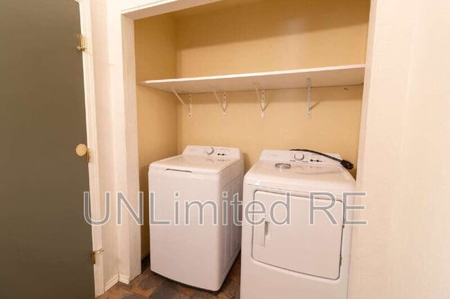 Photo - 1324 E Chubs Way