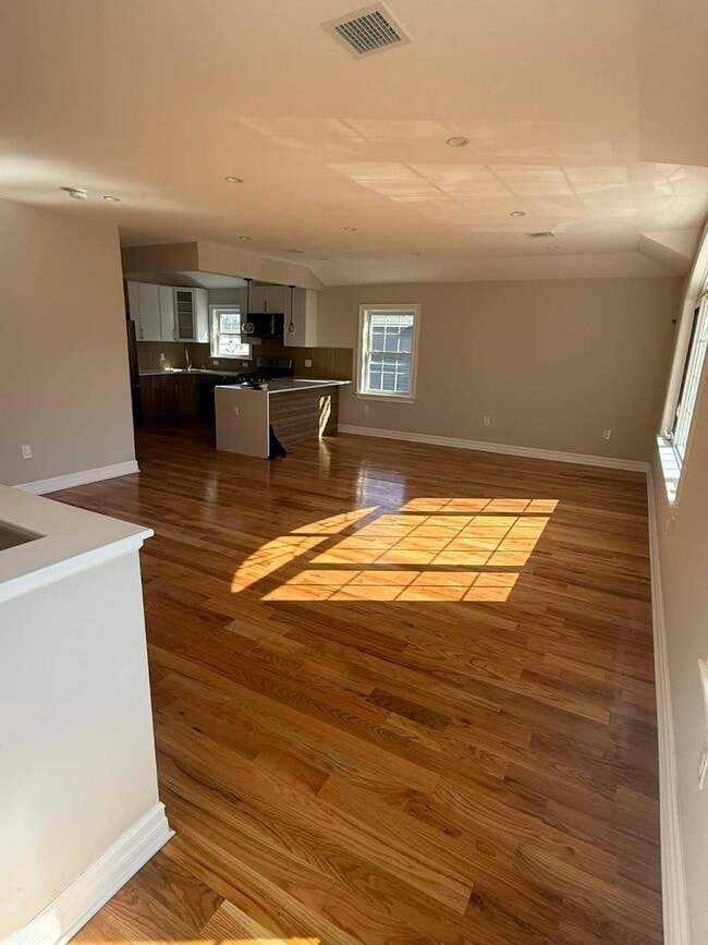 Photo - 133-20 146th St