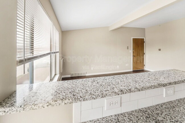 Photo - 24583 Kelly Rd Unidad 2