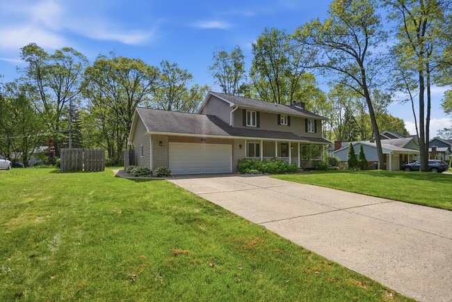Photo - Union Lake Retreat – Updated 4-Bed Colonial w/ Stand-by Generator