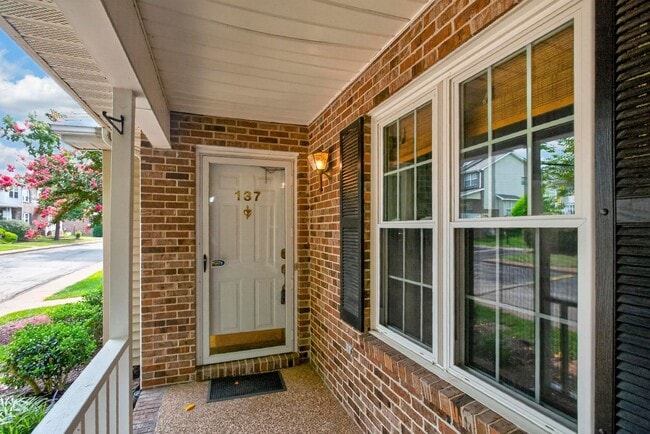 Photo - 137 Pepper Ridge Cir