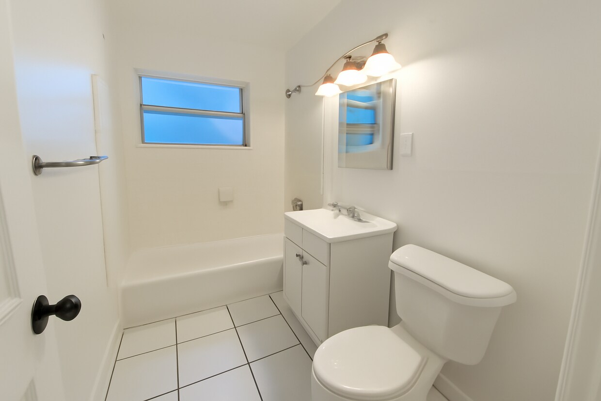 Photo - 1600 Center St (Jupiter, FL)