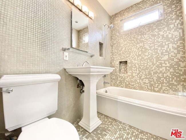 Photo - 2822 11th St